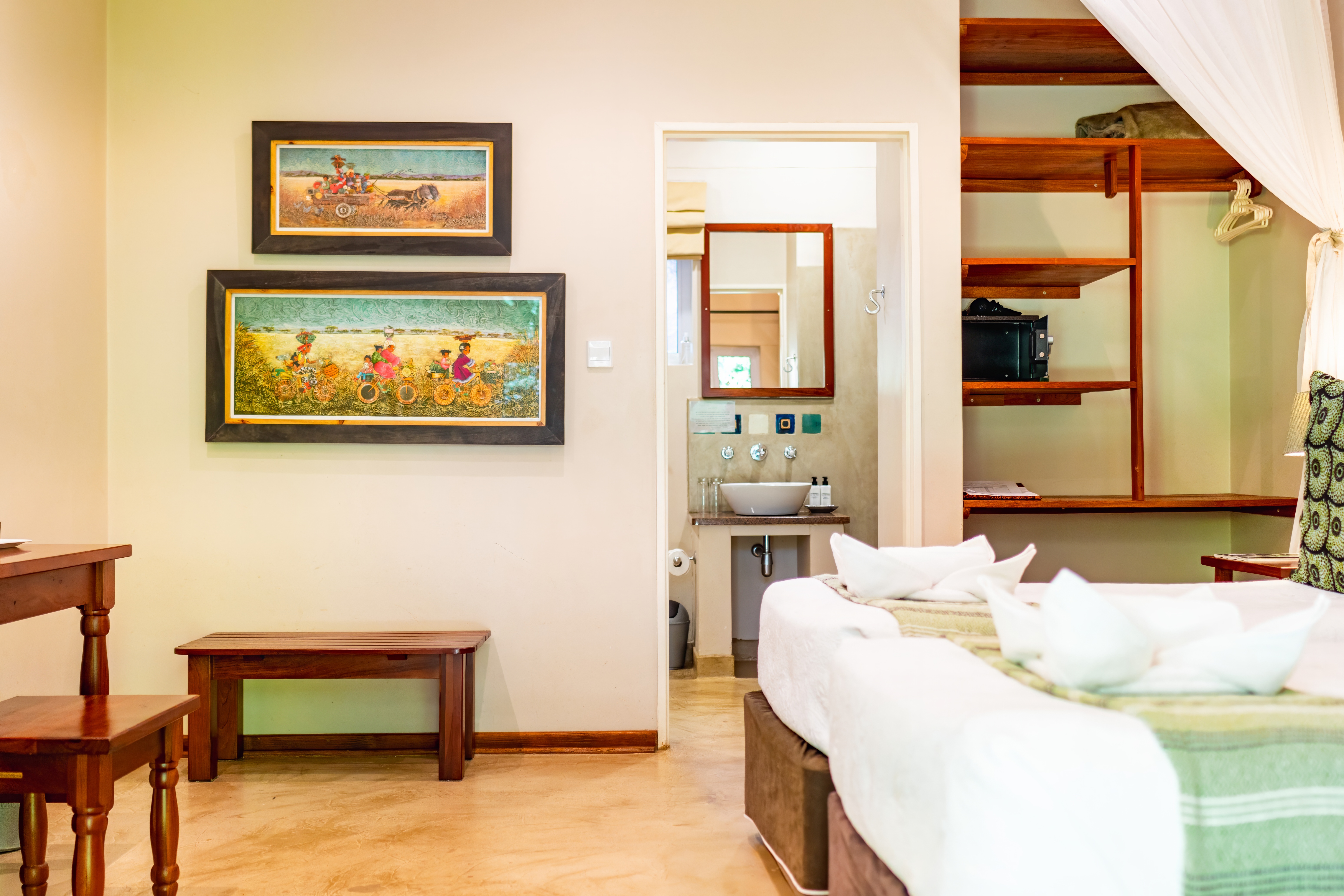 Bayete Guest Lodge gardens in Victoria Falls