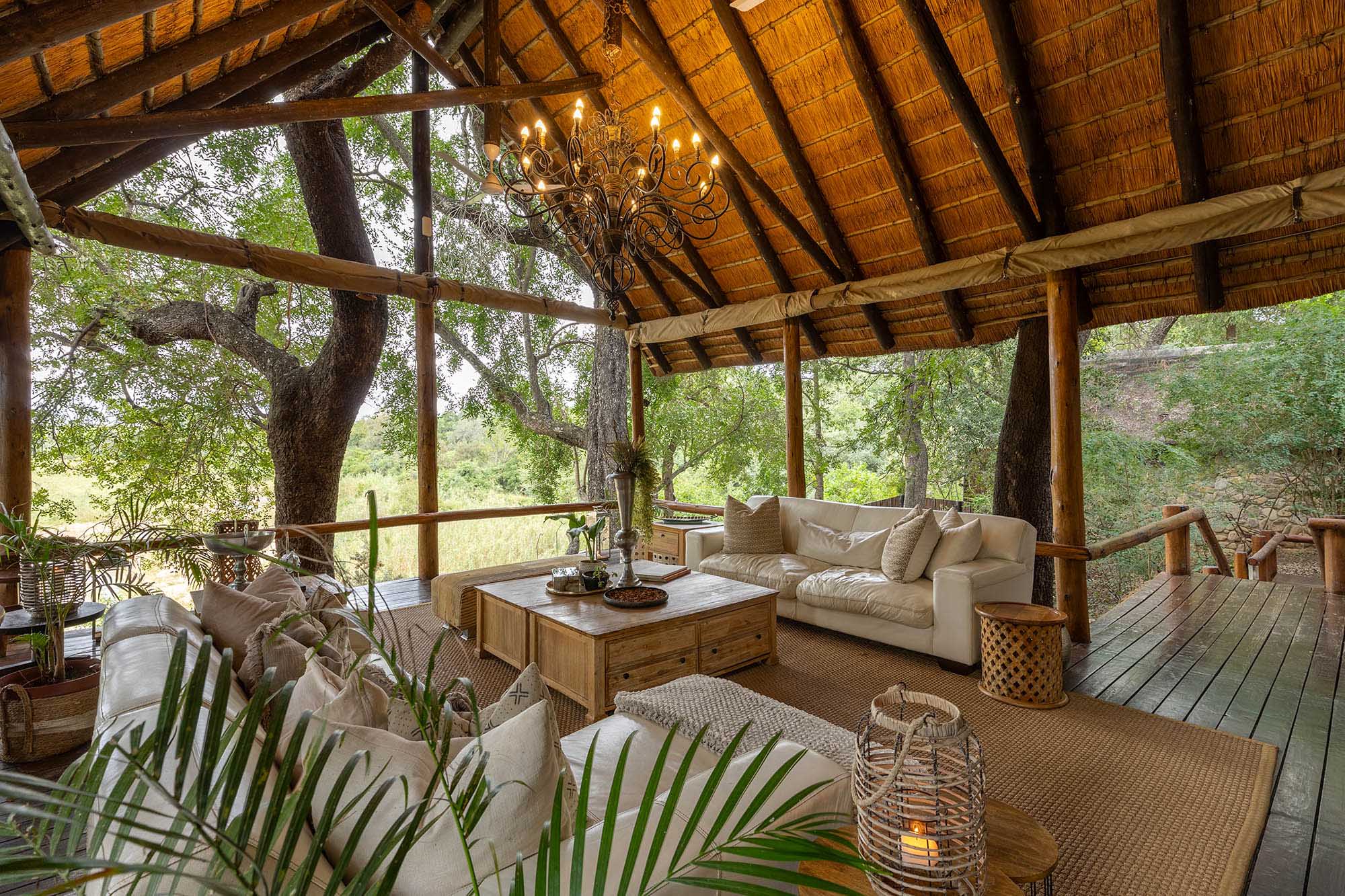 Kuname Safari Lodge outdoor area